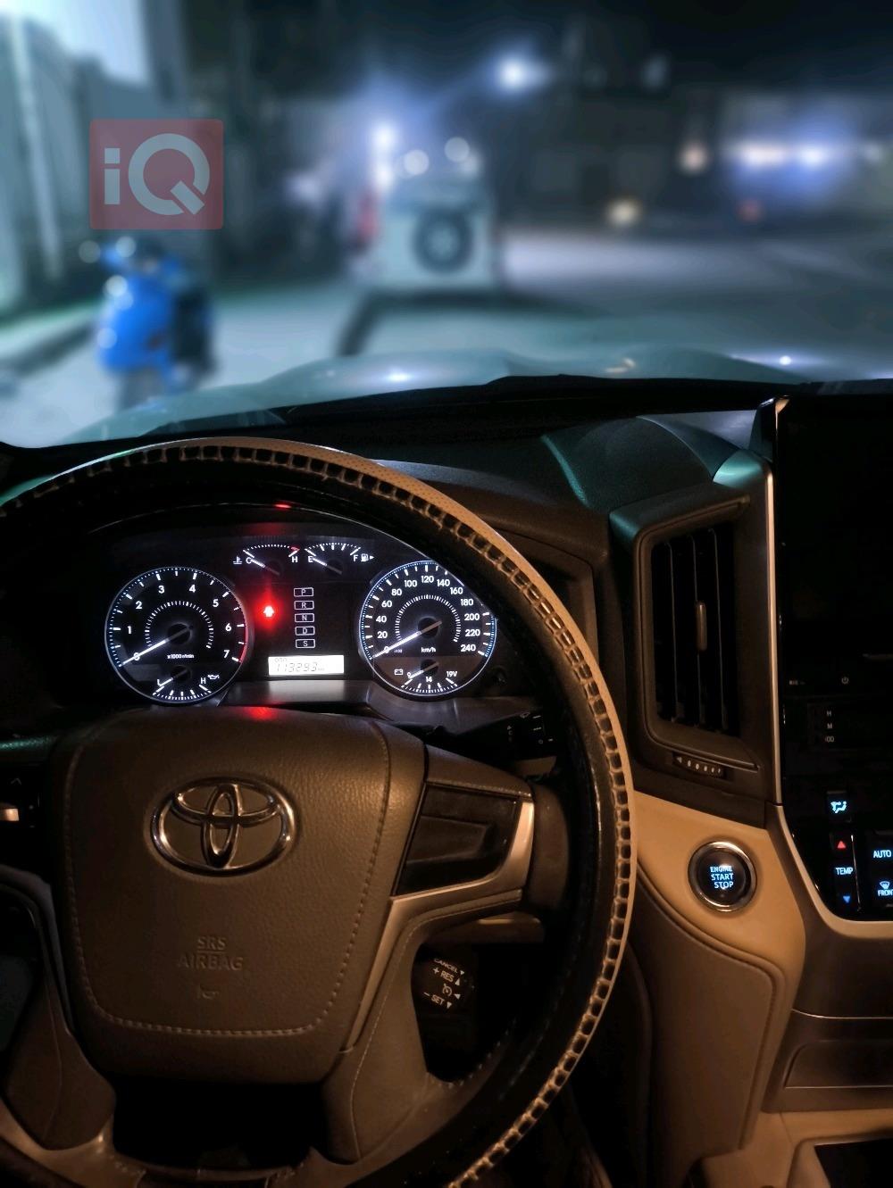 تويوتا لاندكروزر